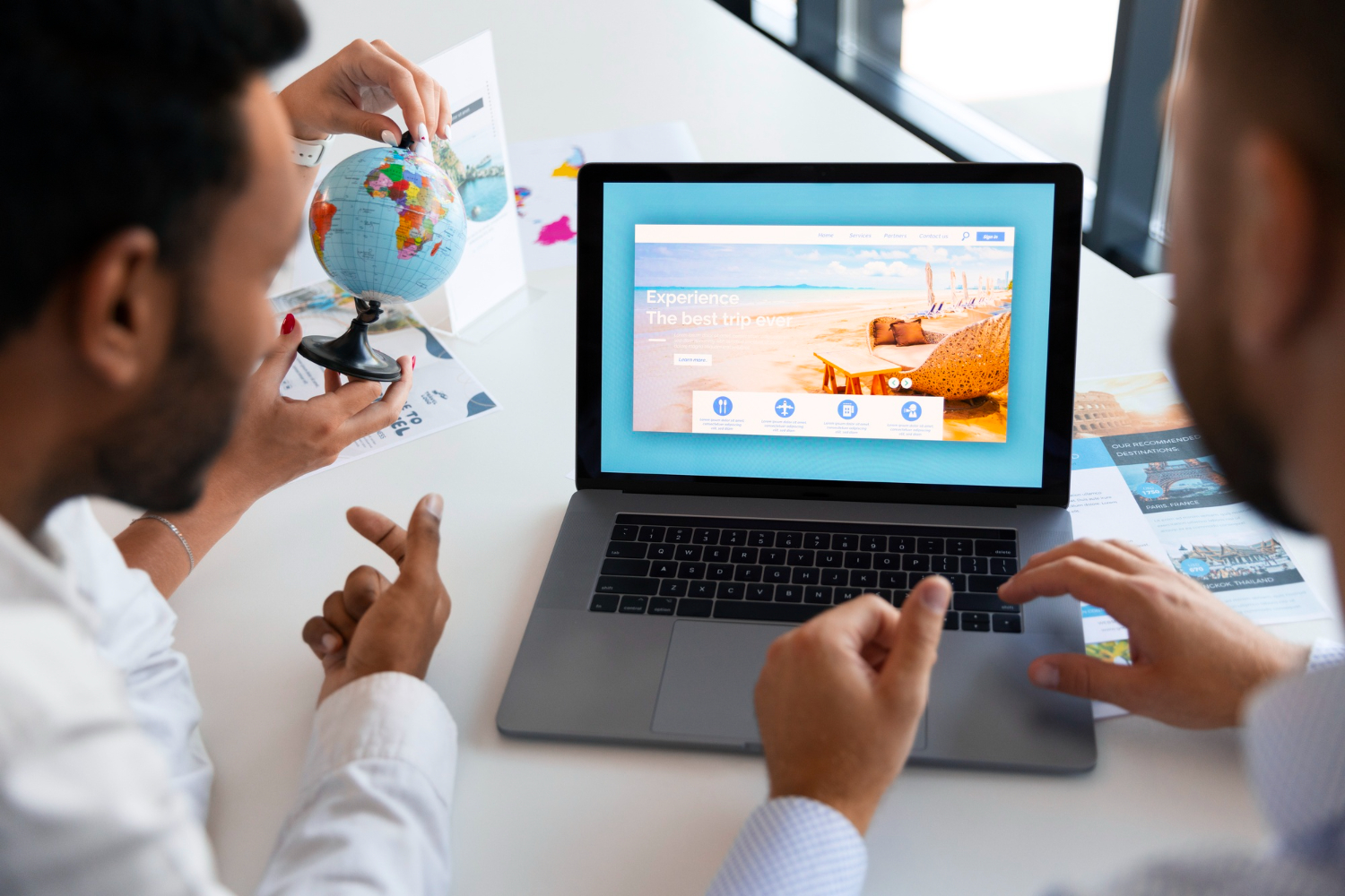 fitur platform website